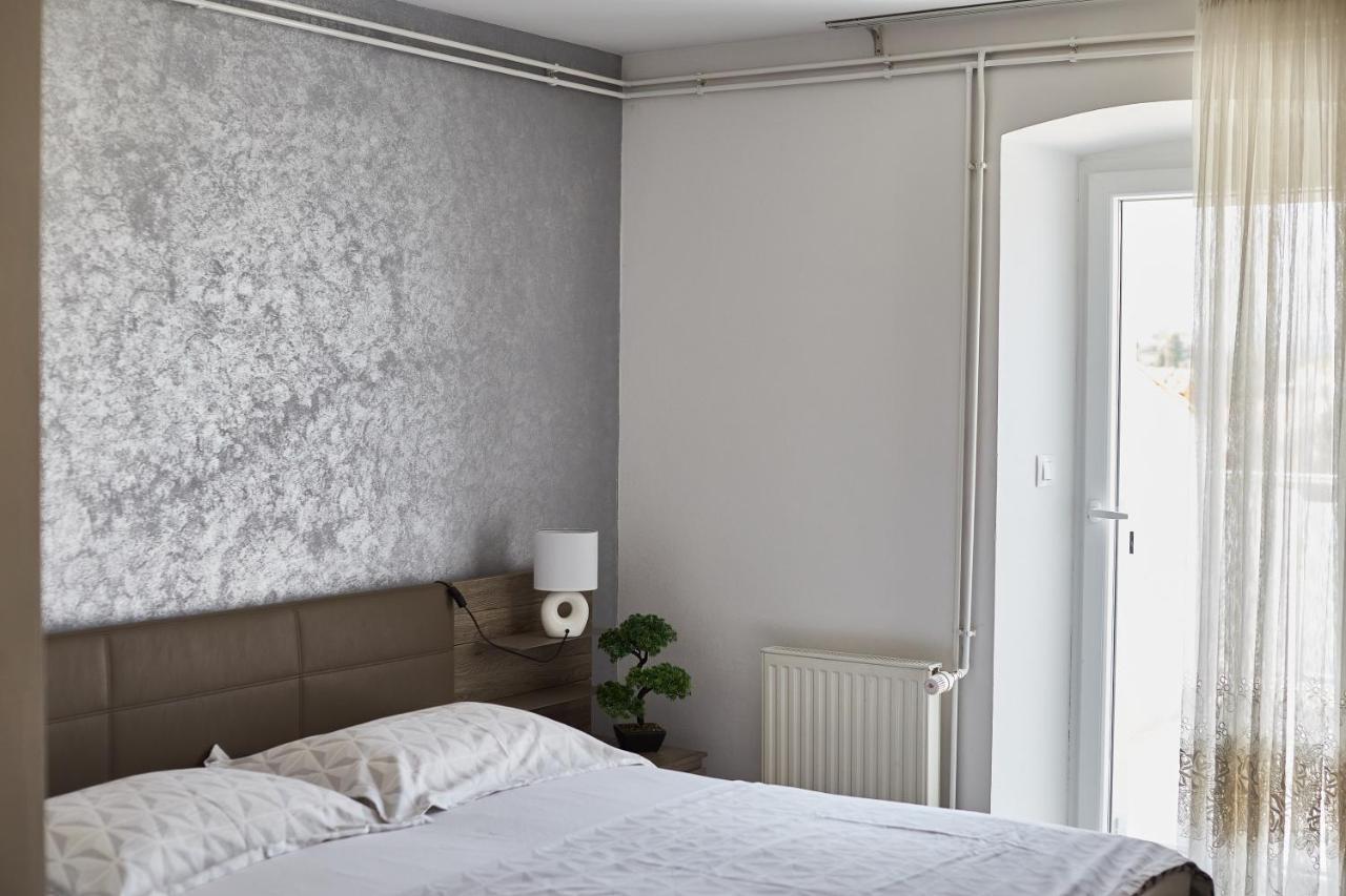 Apartment DK Malinska Buitenkant foto