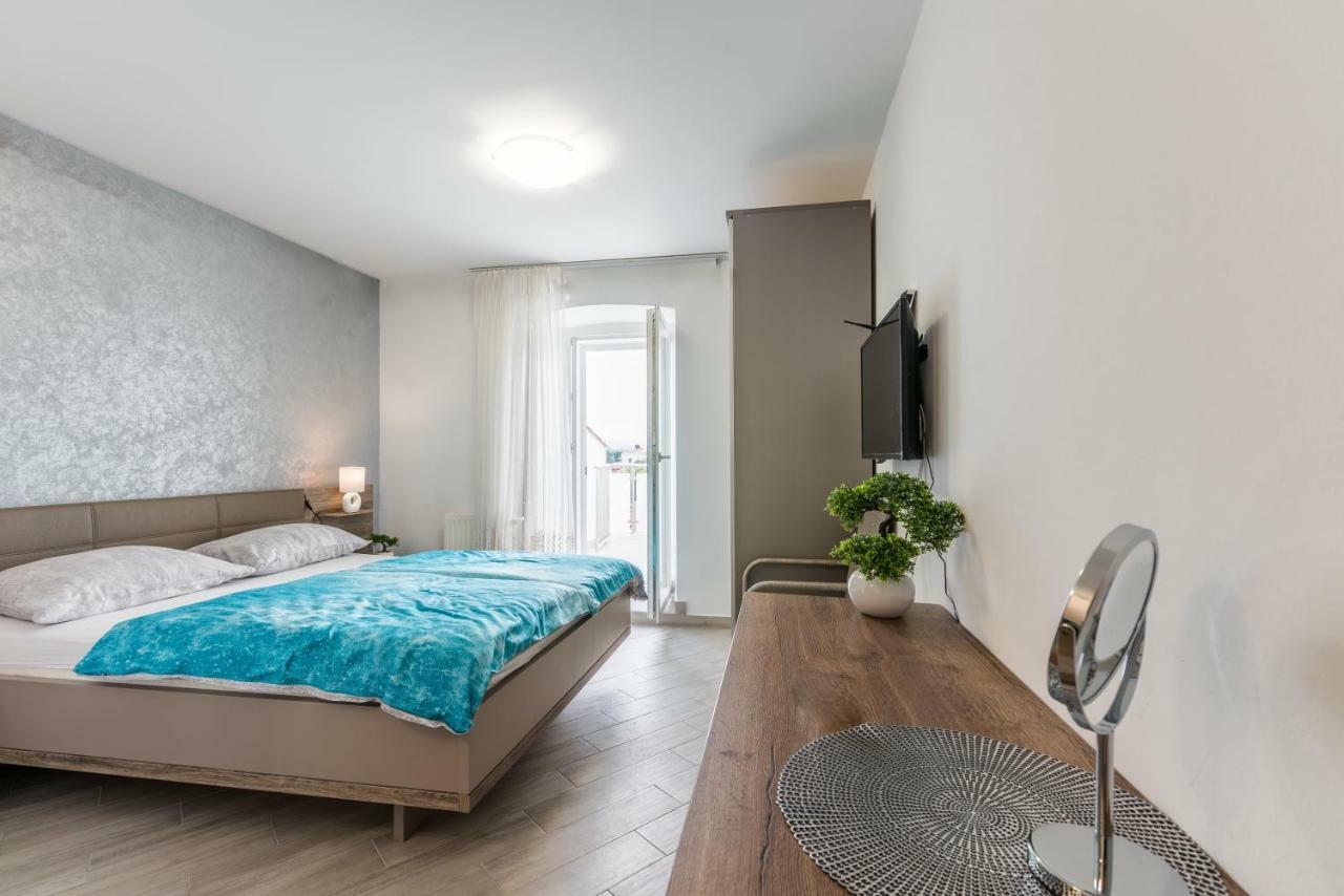 Apartment DK Malinska Buitenkant foto