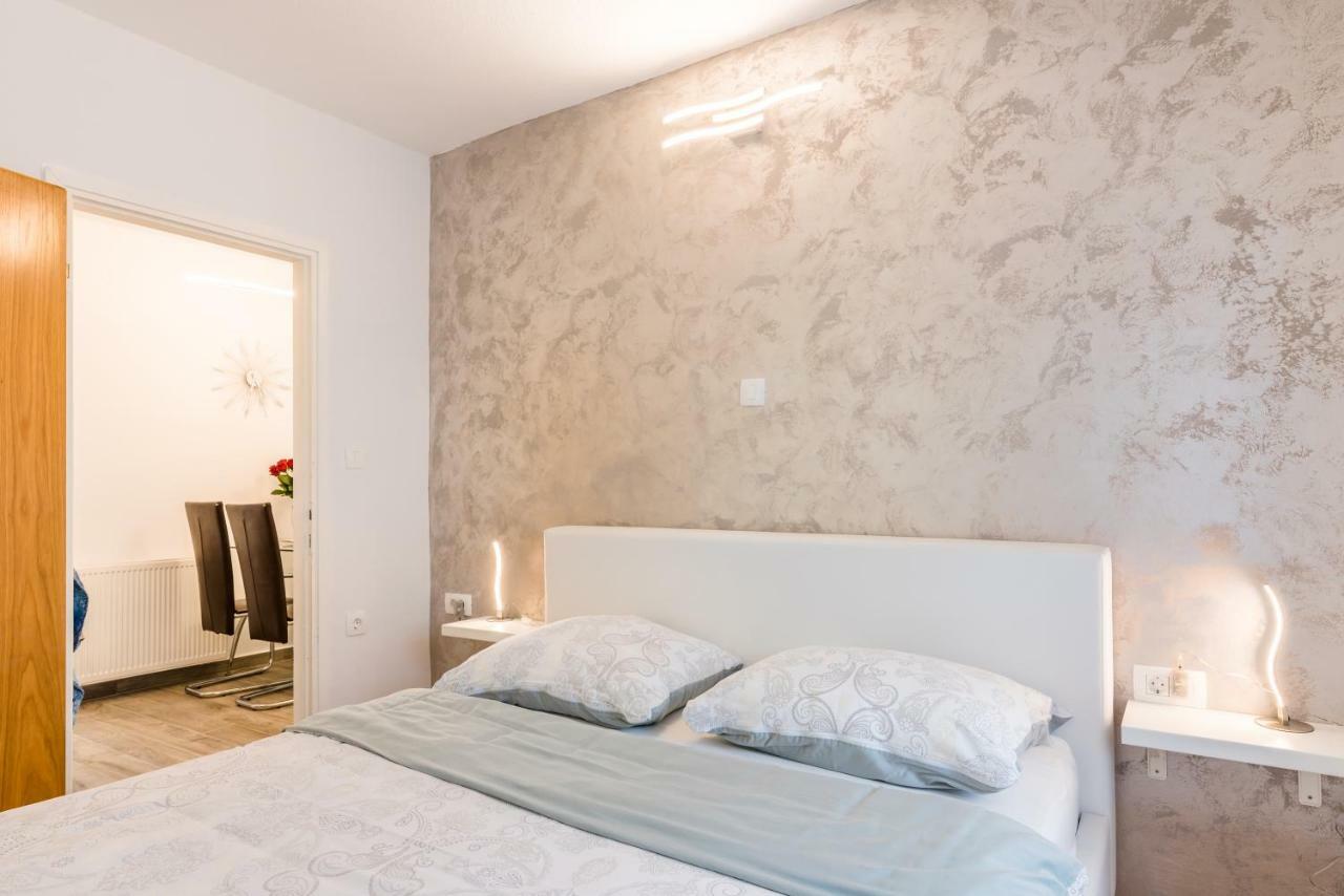 Apartment DK Malinska Buitenkant foto