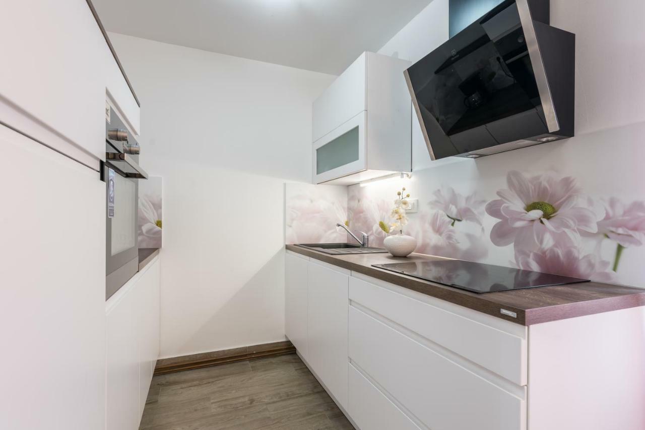 Apartment DK Malinska Buitenkant foto